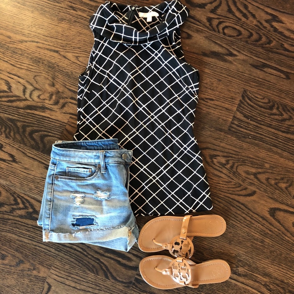 Banana Republic sleeveless top 2